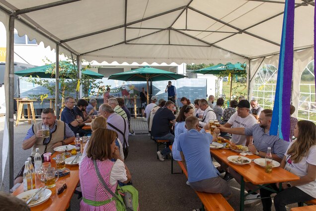 Das Sommerfest mit Bierzelt